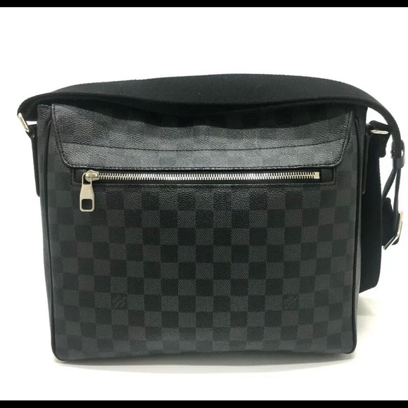 LOUIS VUITTON Damier Graphite Gray Black Messenger Bag Crossbody Business  Bag Dark grey Leather ref.361169 - Joli Closet